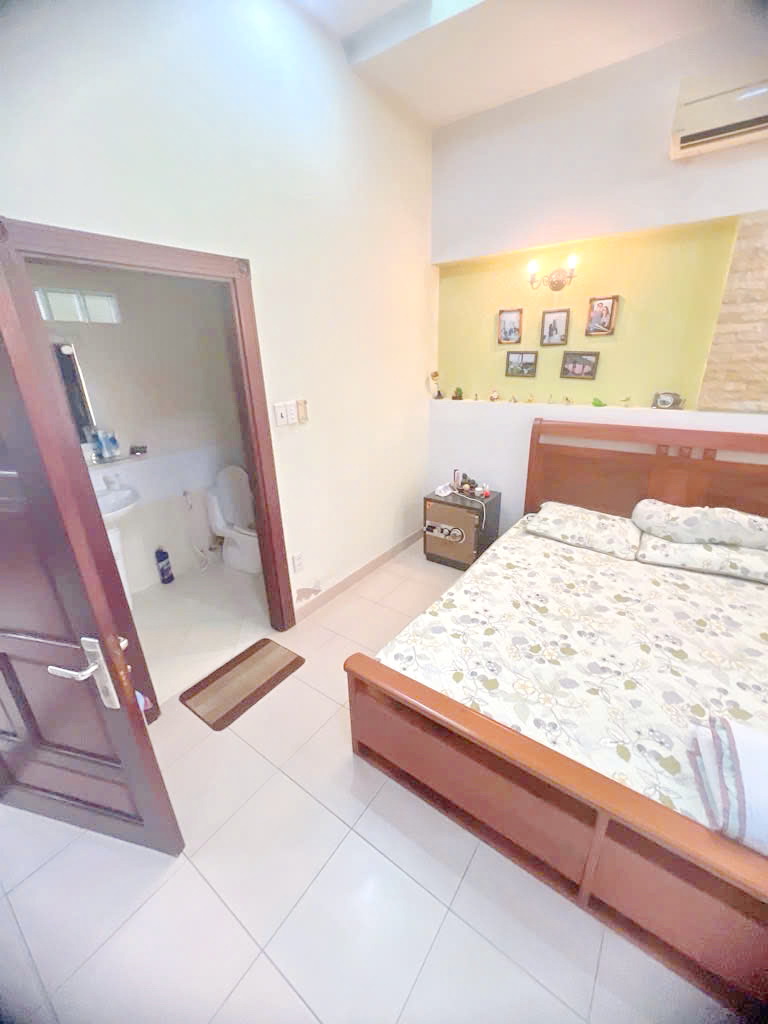 Bán Biệt Thự 3 lầu mặt tiền KDC Tạ Quang Bửu Phường 5 Quận 8